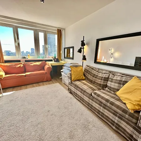 Super Brown 2x Metro Nowy Wifi Netflix Spotify Panorama Miasta * Varsó